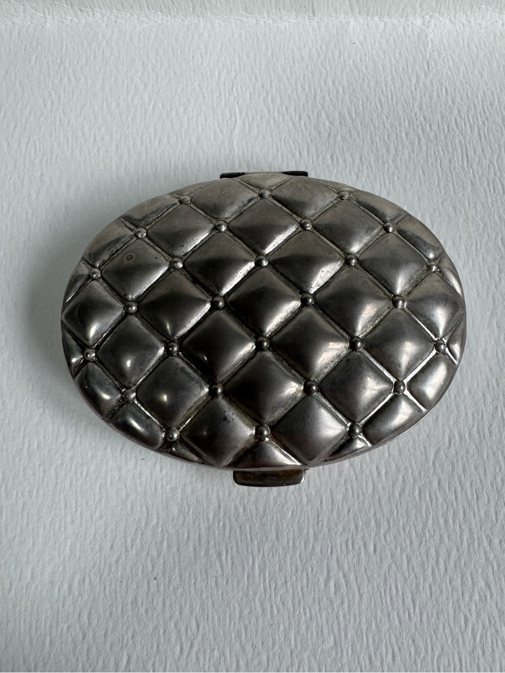 Art Deco Quilted Metal Compact Mirror - Silver Tone